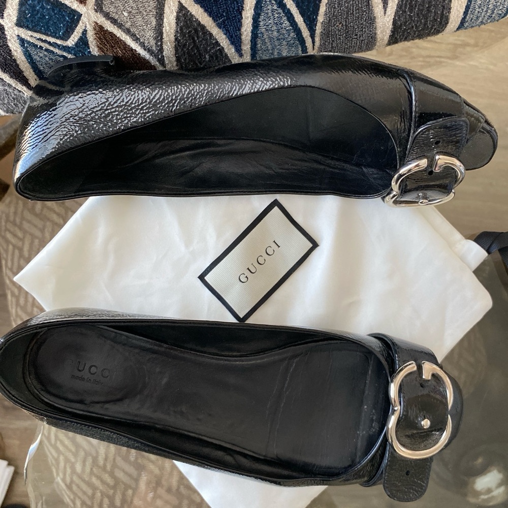 Gucci Black Leather Flats with Silver Buckle - Picture 5 of 6